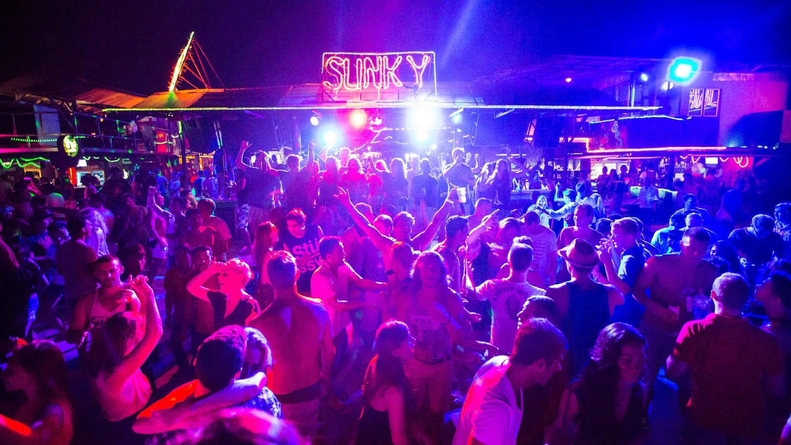 Full Moon Party Dates 2025 - 26