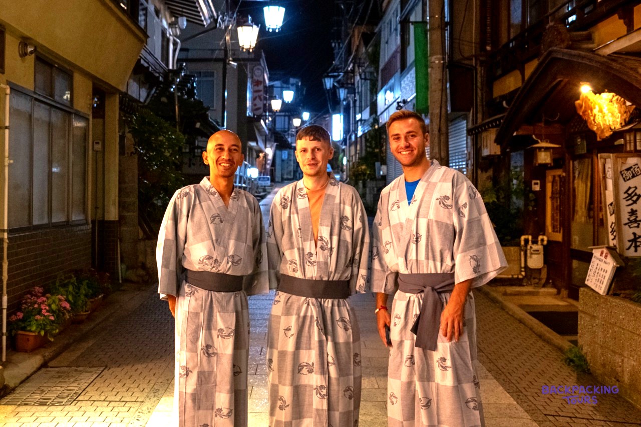 Travellers in yukata robes on the streets of Shibu Onsen