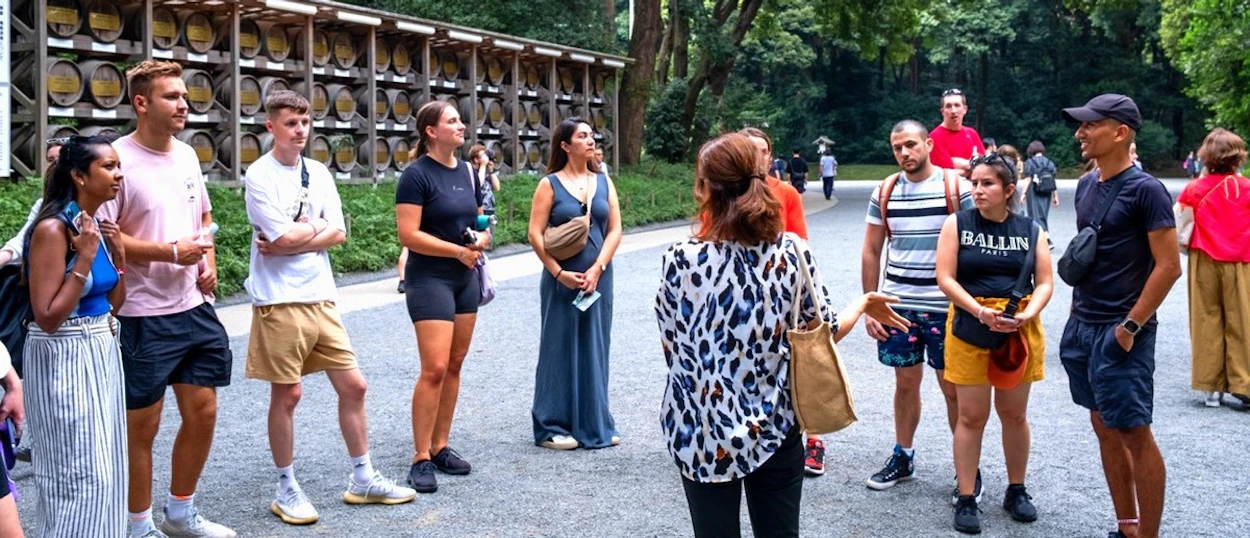 Group gathered with their leader on a Tokyo walking tour