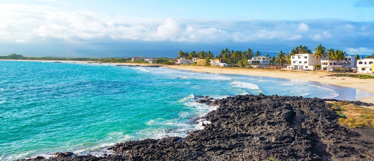 White sand beach and turquoise water on Isabela