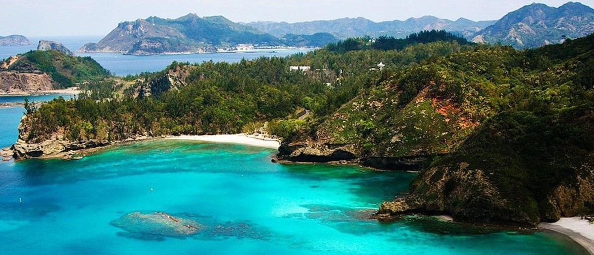 Cliffs and turquoise bay on Santa Cruz island