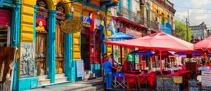 Grand avenues and elegant architecture in Buenos Aires