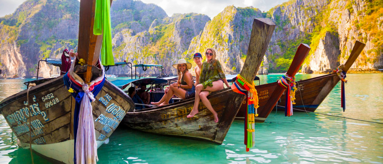 Longtail boat tour at Maya Bay on Phi Phi Island for the backpacking group